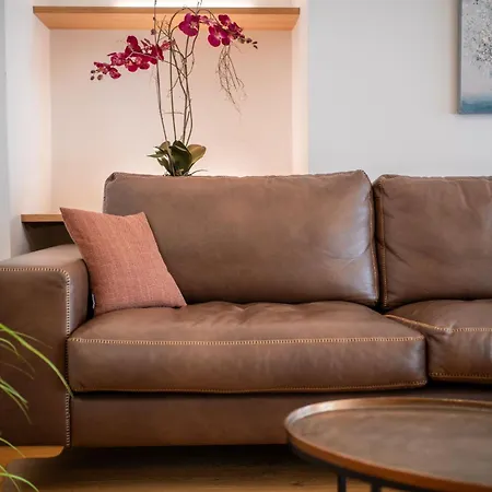 Julia I Ehrenburg * Μεράνο