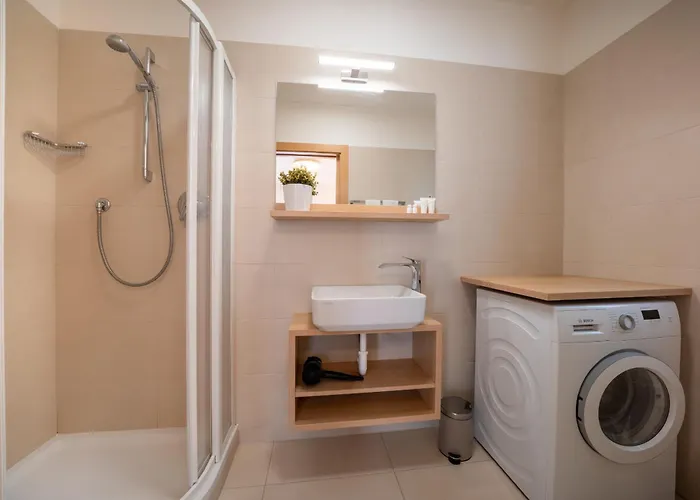 Julia I Ehrenburg 아파트